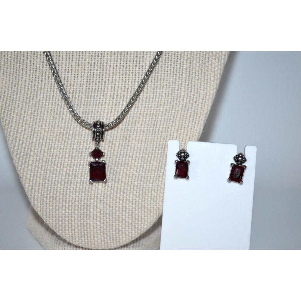 Necklace & Earrings Silver Toned Very‎ Dark Red Rope Necklace Stud Earrings